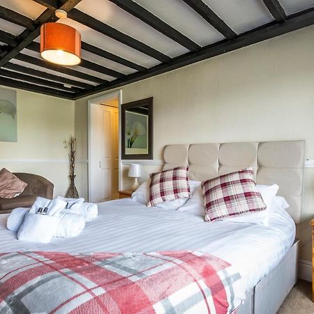 Parsonage Farm Inn Saint Florence Экстерьер фото